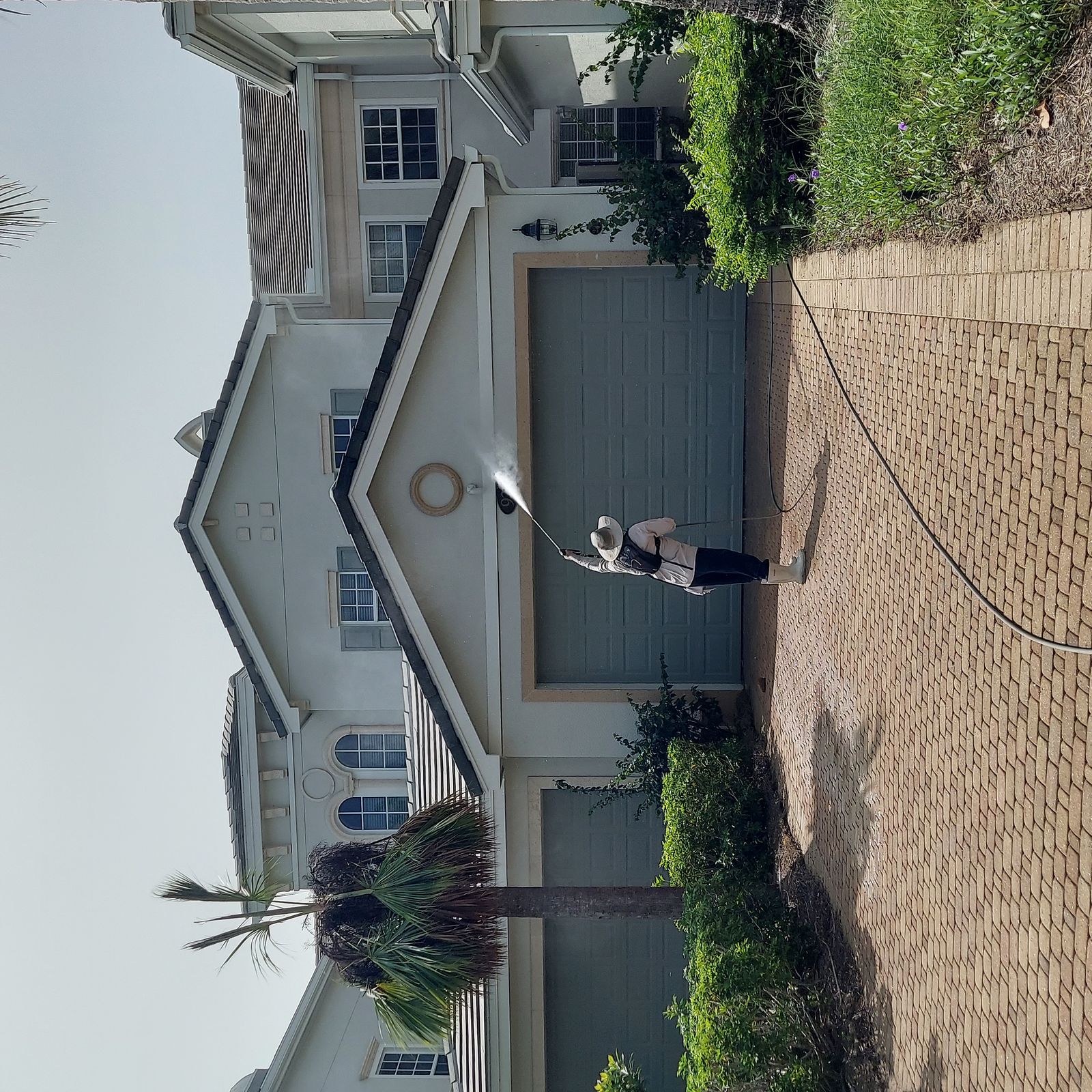 Exterior pressure washing on HOA villa — SW Florida